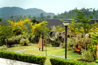 Monkeys Canopy Resort Hotels in 