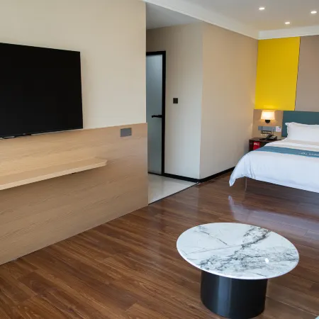 UP Huayi Collection Hotel (Xingtai Wei Century Avenue)