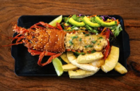 Crown Royale Hotel & Lounge