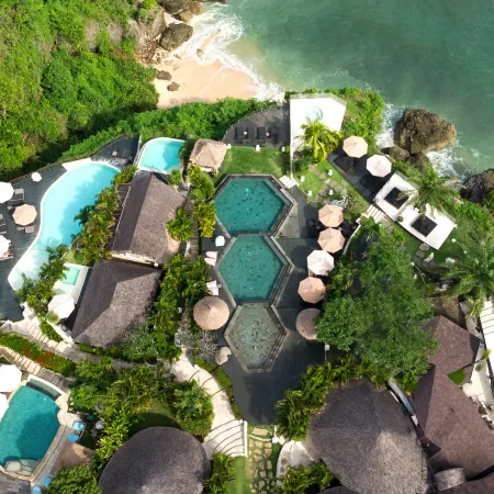 Biu Biu Resort Bali Отели рядом с достопримечательностью «Пляж Баланган»