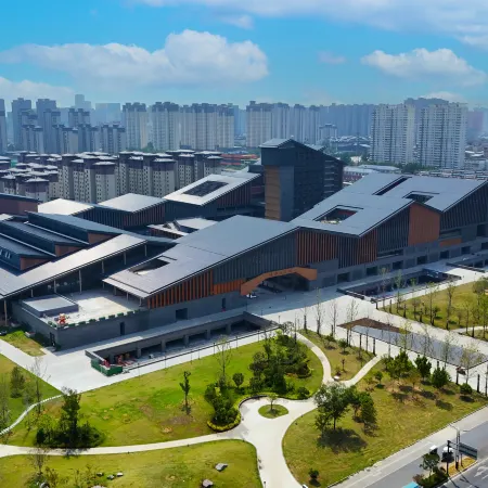 The Reserve Hotel Luoyang, Curio Collection by Hilton