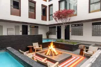Shangri-La Yunjian Songyue B&B