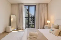 Coastal Luxury 2BR in La Mer | Beachside Bliss - Ocean View