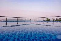 The Golden Crest Hotel Quy Nhon - Yüzme Havuzu