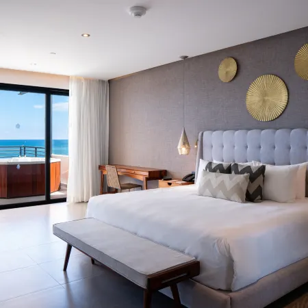 The Fives Oceanfront Puerto Morelos