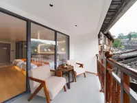 Shanheju View Homestay (Observation Deck Branch, Xijiang Qianhu Miao Village)