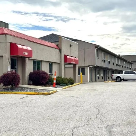 Highlander Inn Cleveland Beachwood Near I-480