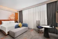 Guiyang North Railway Station Hampton by Hilton Hotel