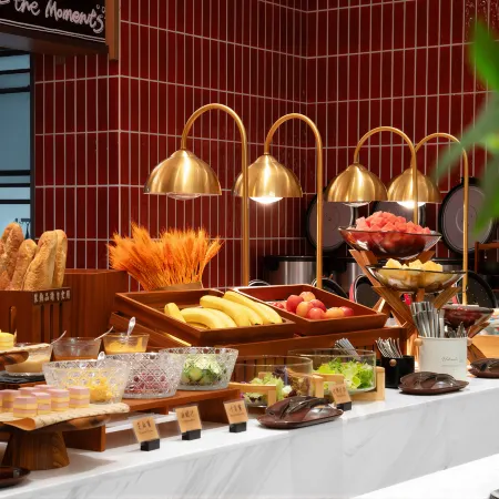 Bengbu South Station Wanda Moments Hotel