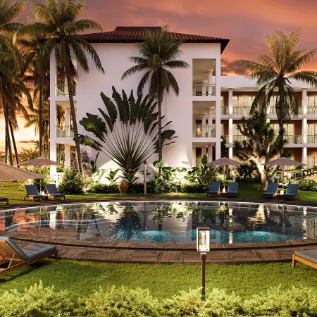 M Village Resort Riverbeach Hoi An, a brand of Modern Village Lifestyle Отели рядом с достопримечательностью «Пляж Кыадай»