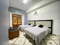 Whost Hotel y Hostal - 2-Star