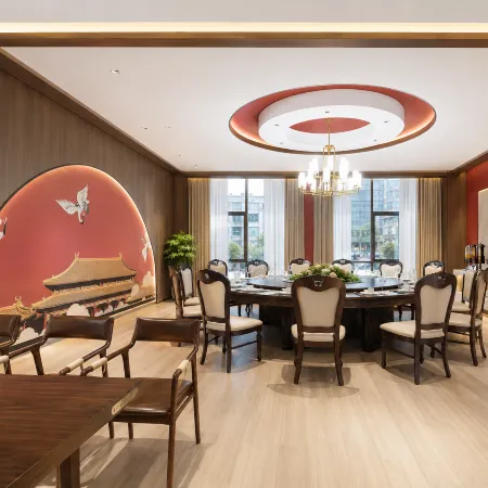 Donglan Dongsheng International Grand Hotel (Wei Baqun Memorial Hall Cultural Square)