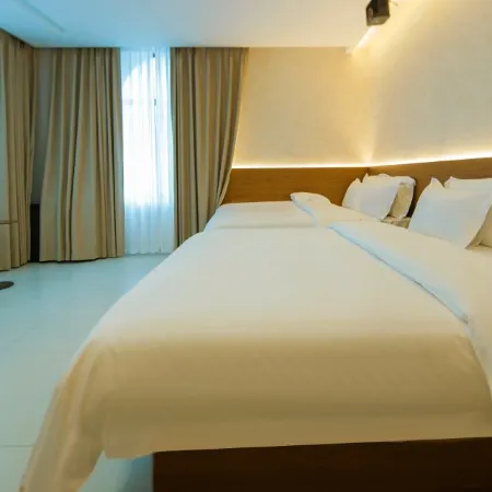 Yanji Buxianshan Hot Spring Hotel