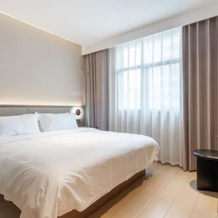 Kuke Zhishang Hotel (Jing'an Temple Changping Road Subway Station)