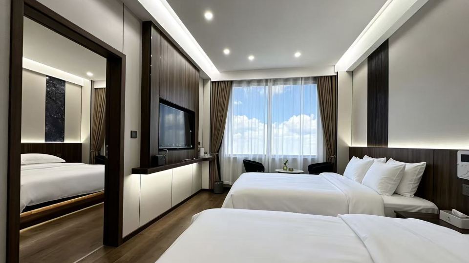 Light of the High City Grand Hotel