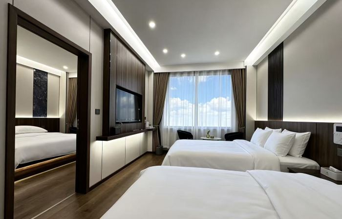 Light of the High City Grand Hotel