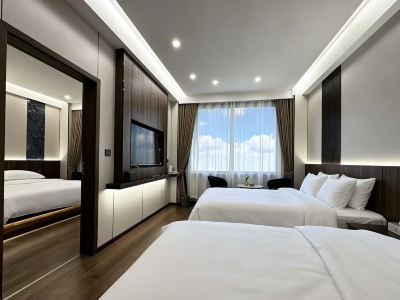 Light of the High City Grand Hotel