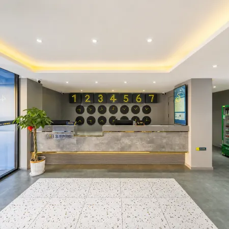 XIYUE Hotel (Huanren Zhangyue Park · Music Fountain Branch)