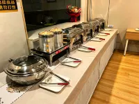 Homeinn Huayi Collection Hotel (Xining Railway Station Xinqian International Plaza) - 2 ดาว
