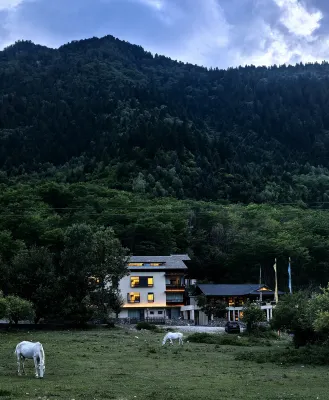 Solowandering·jiuzhaigou Hotels in Zhongzha Furrow Luneng Resort
