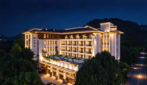 Jiulongwan Resort - con vista montagne