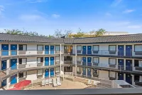 Motel 6 Sunnyvale, CA - North - Parking