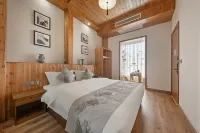 Floral Hotel · Shi'ersu hotel (Wuyuan High-speed Railway Station Branch)