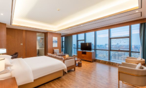 Venus Royal Hotel (Foshan Kuiqi Road Subway Station Creative Industrial Park)