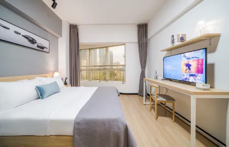 Wei C Executive Apartment (Shenzhen Convention and Exhibition Center Jingtian Subway Station)