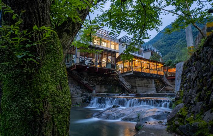 Tonglu Lingshang Baiyun Homestay (Baiyun Yuan Resort Branch)