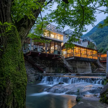 Tonglu Lingshang Baiyun Homestay (Baiyun Yuan Resort Branch)