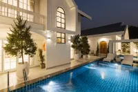 Zenzen Pool Villa