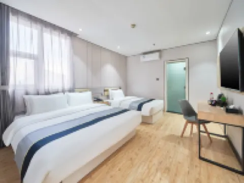 โรงแรมโฮมอินน์ (สวนสาธารณะประชาชน ฉินหวงต้าว ห้างเลโกว) โรงแรมใกล้ฉินราชวงศ์ฉินขอเซียนในทะเล