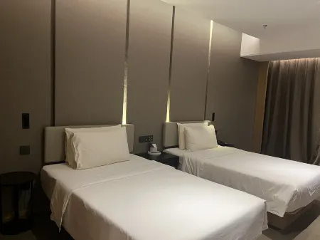 Atour Hotel (Luoyang Longmen High Speed Railway Station)