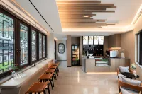 Nanjing Yebo Qinhuai Zunjing College Hotel - parking