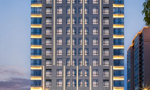 Dali High-speed railway station Erhai Park Atour Hotel