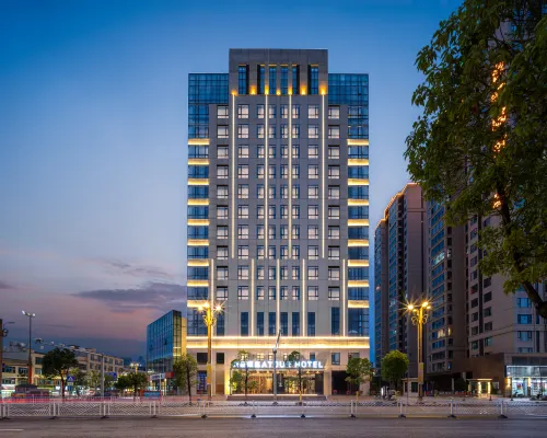 Dali station Erhai Park Atour Hotel Hotels near Caicun