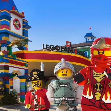 Legoland Hotel at Legoland California Resort Отели рядом с достопримечательностью «Флауэр Филдс»