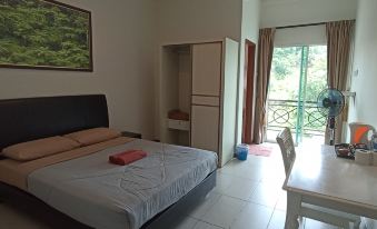 Rovers Inn Guesthouse - Age 11 and above Only