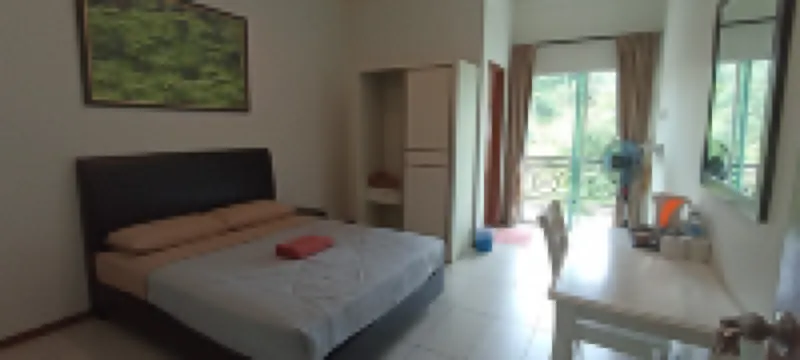 Rovers Inn Guesthouse - Age 11 and above Only