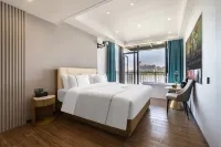 Zhaoqing Seven-Star Cave Tinghu Courtyard