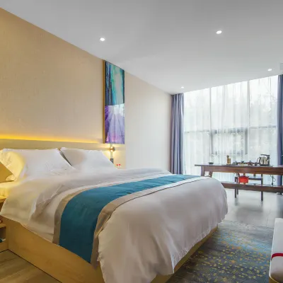 Shangyue Hotel (Ganzhou Economic and Technological Development Zone International Enterprise Center) Hotels near Tongtian Grotto