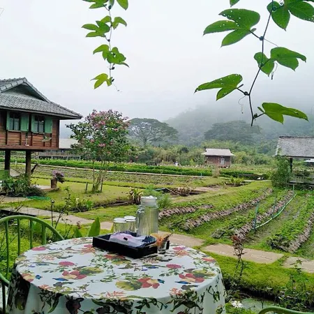 Lhongkhao Samoeng by Chi Villa