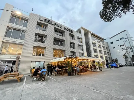 LeBlanc Hotel Отели рядом с достопримечательностью «Parish Of The Immaculate Heart of Mary»