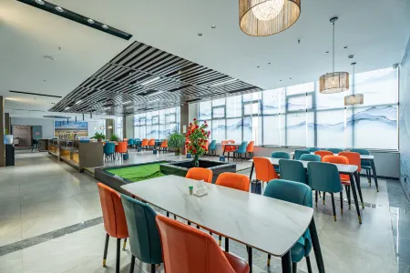 Golmud Leica Hotel Отели в г. Голмуд