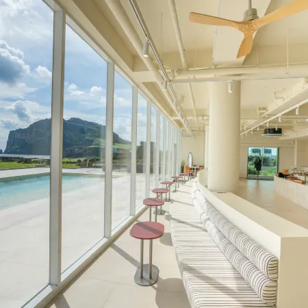 Haeilri Pool&Spa Hotel Отели рядом с достопримечательностью «Тон-Амса»