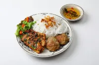 โรงแรมเอมิท อูเอโนะ