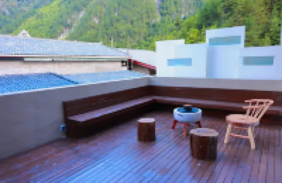 巴淞釋境私湯輕奢美宿（九寨溝景區店）