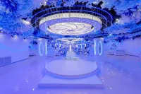 Longzhi Yijing Hotel in Chifeng (Vitoria Moore City, Hongshan District Government Store) Hotel di Chifeng