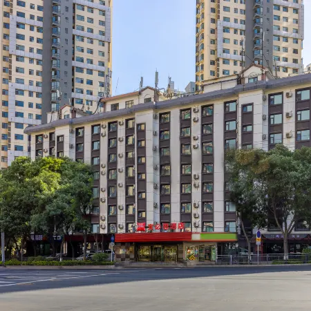 Ibis Hotel (Lanzhou West Railway Station Qilihe Yellow River Bridge)